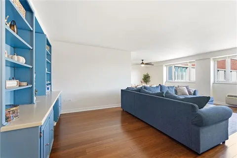 $295,000 | 128 North Craig Street, Unit 806, Pittsburgh, PA 15213