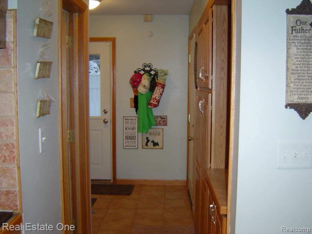 5652 Thorny Ash Road Rochester, MI 48306 - Photo 11 of 35 Thorny Ash 014.jpg