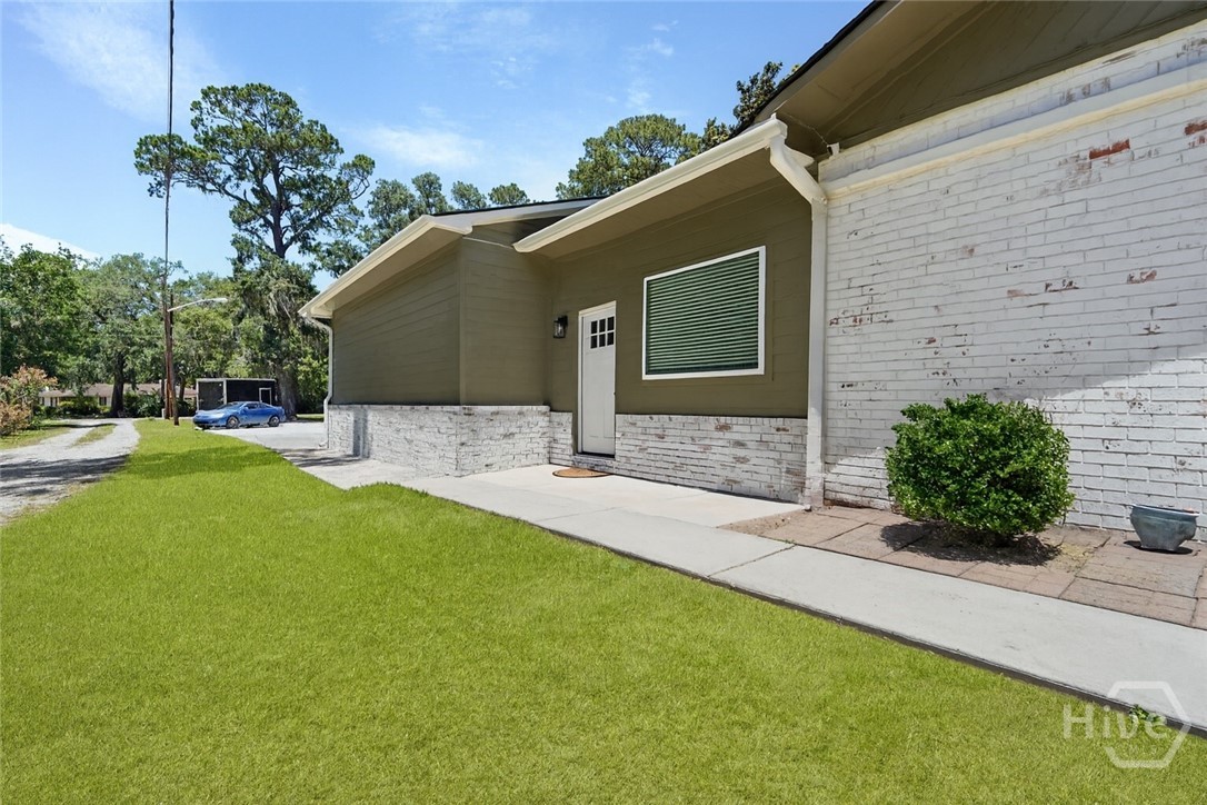 1112 Walthour Road Savannah, GA 31410 - Photo 3 of 18