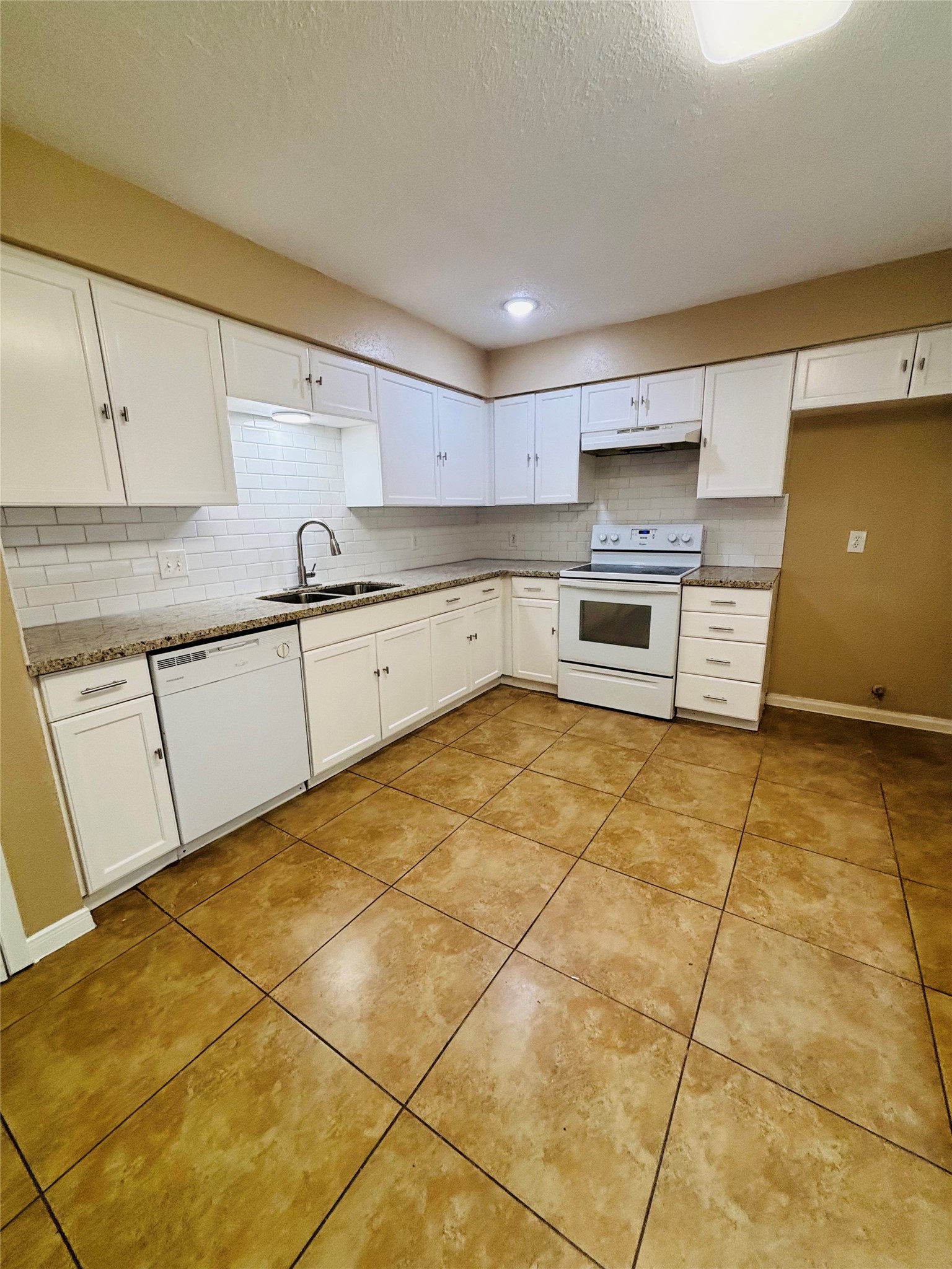 22219 Acorn Valley Drive Spring, TX 77389 - Photo 7 of 19