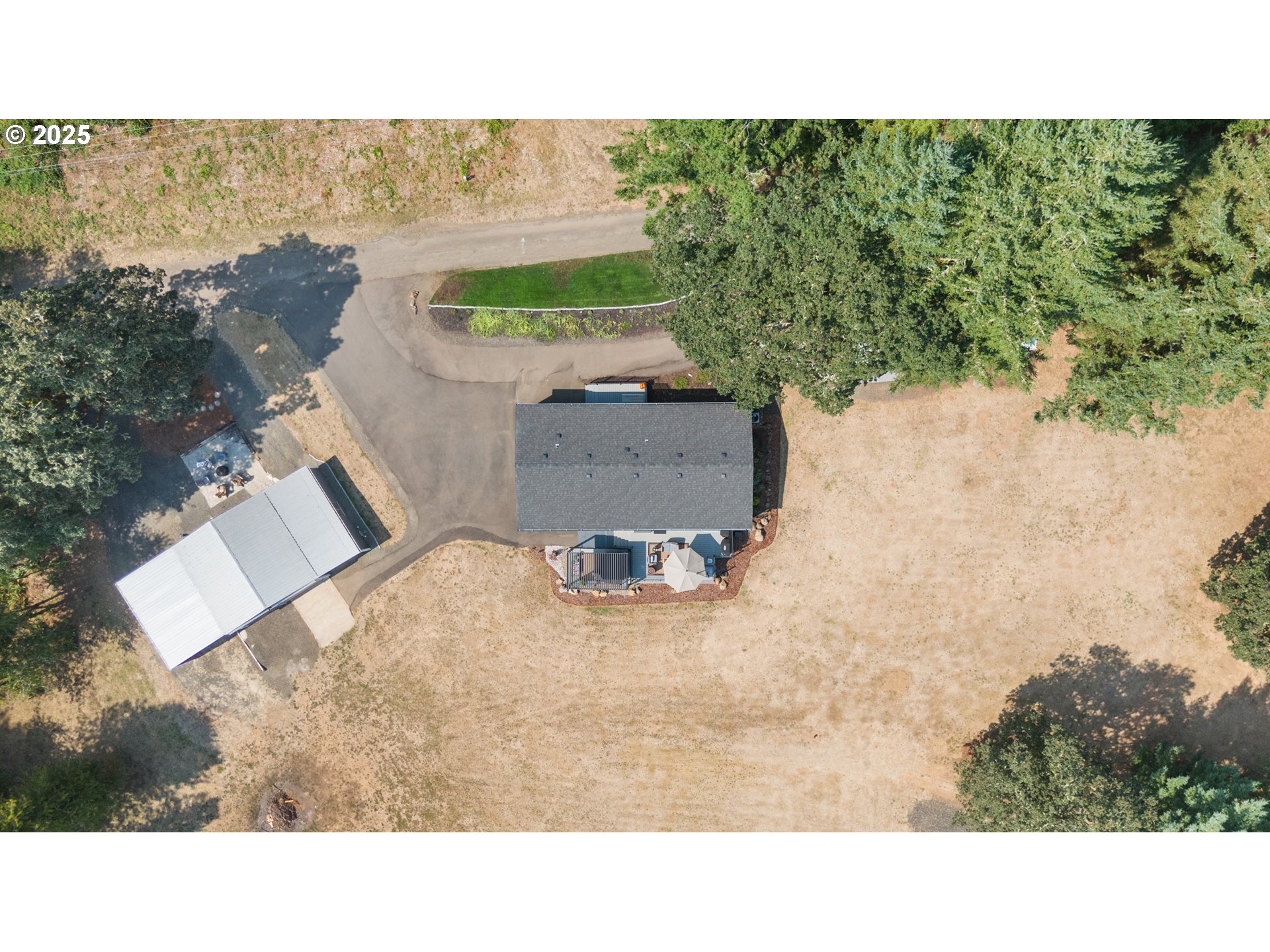 30402 Townsend Road Lebanon, OR 97355 - Photo 42 of 46 a black and white photo of a lake