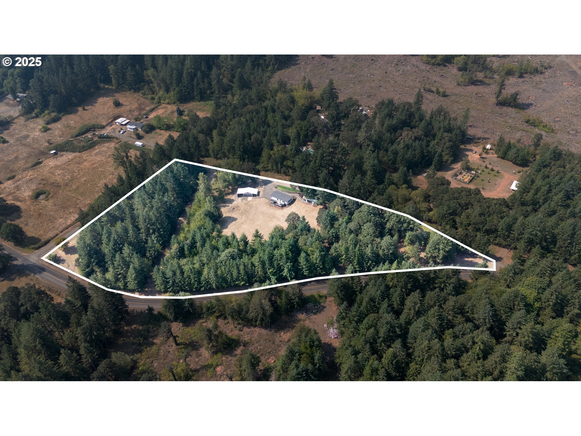 30402 Townsend Road Lebanon, OR 97355 - Photo 46 of 46 a view of a back yard