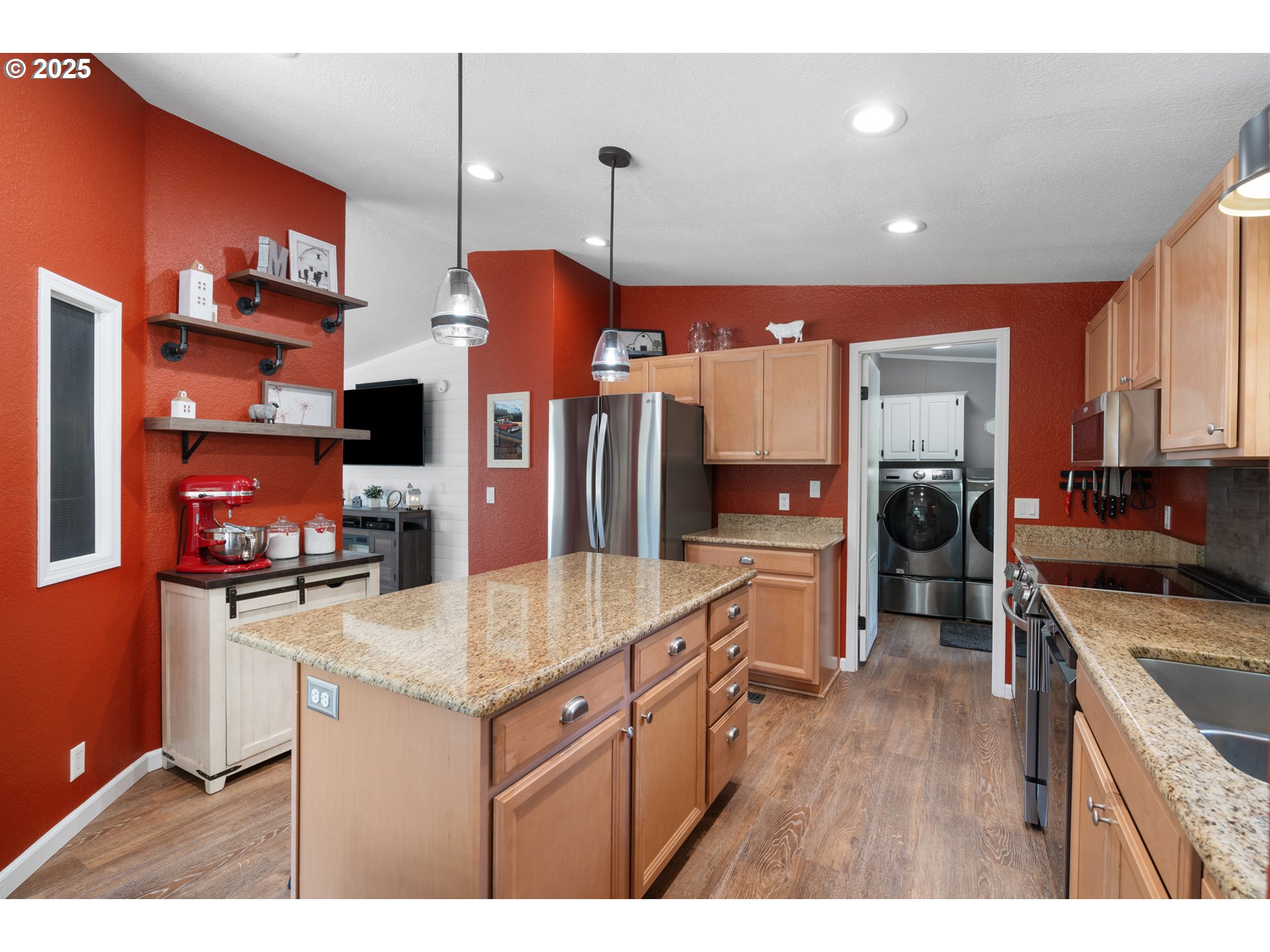 30402 Townsend Road Lebanon, OR 97355 - Photo 9 of 46 a kitchen with stainless steel appliances granite countertop a sink stove and refrigerator