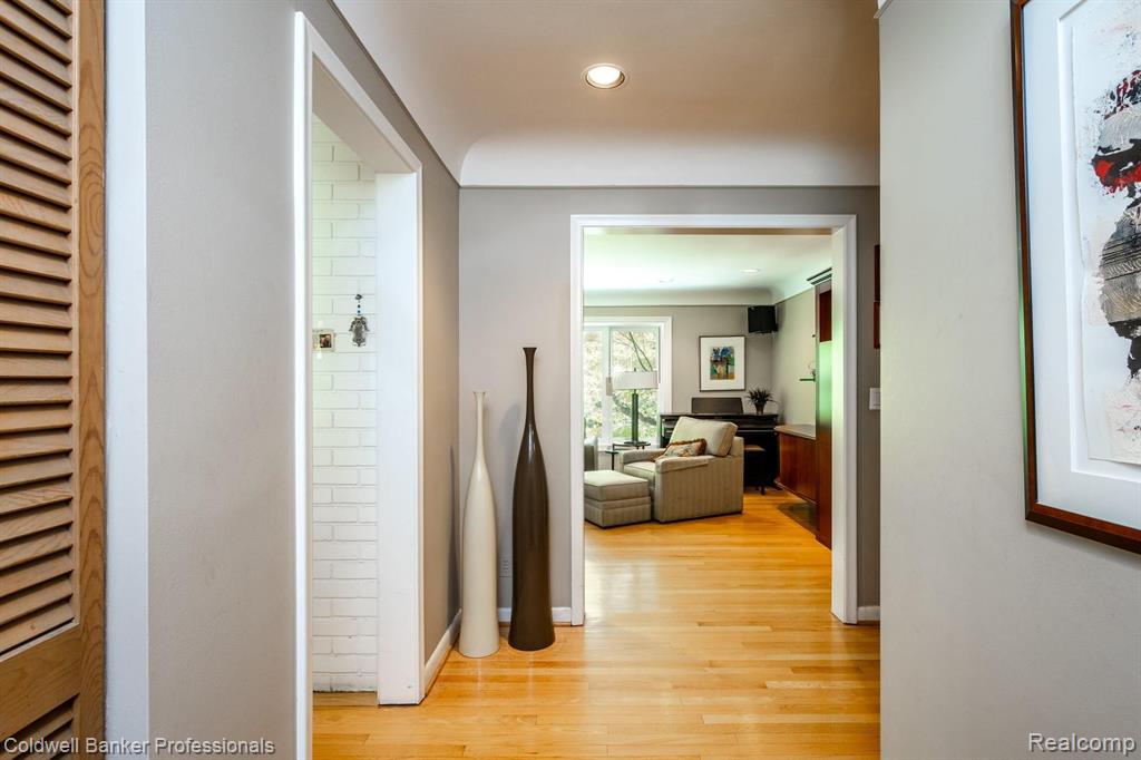 2623 Worcester Road West Bloomfield, MI 48323 - Photo 46 of 68