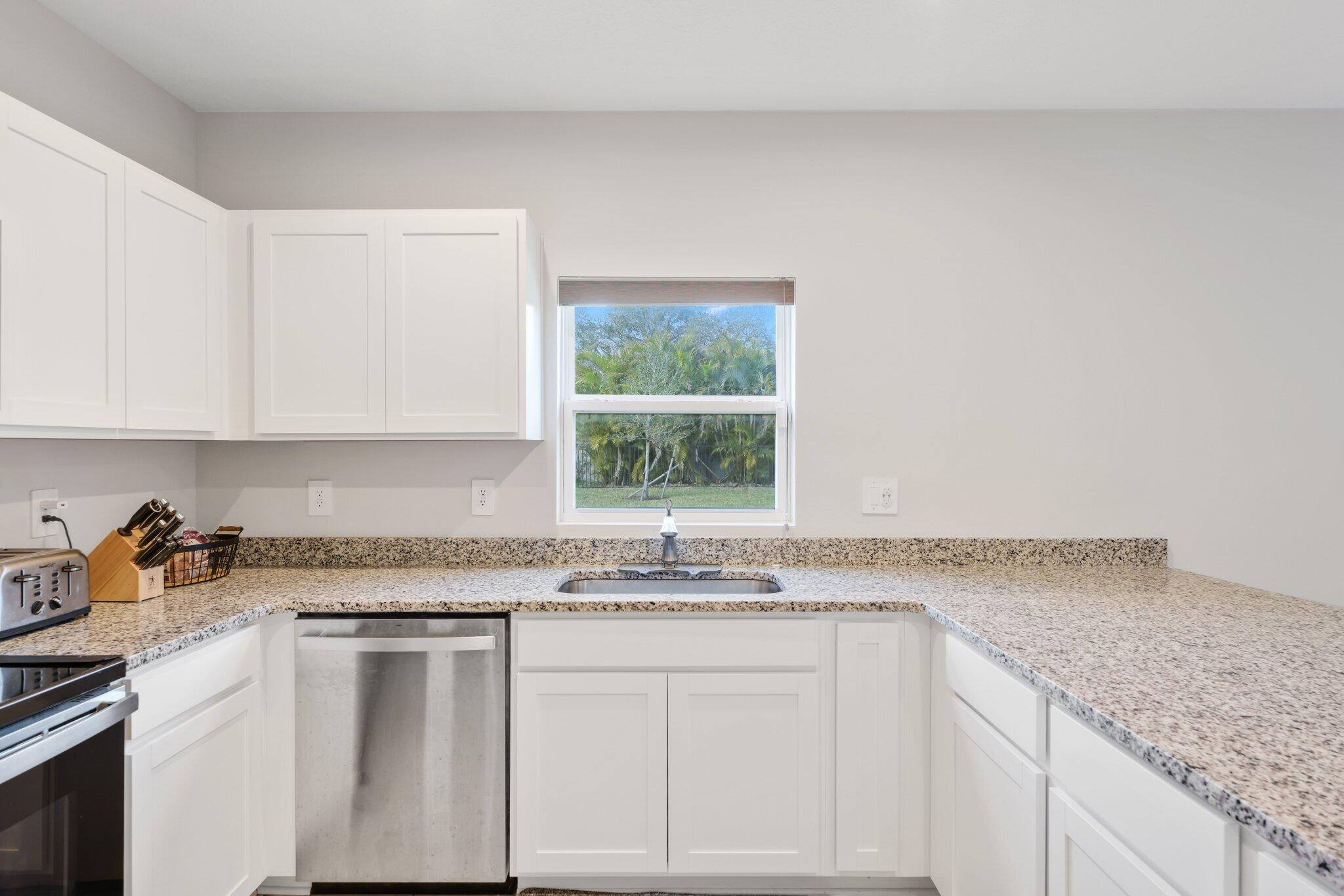 514 Raspberry Road Fort Pierce, FL 34981 - Photo 14 of 46 514 Raspberry Road - 23.jpg-SMALL
