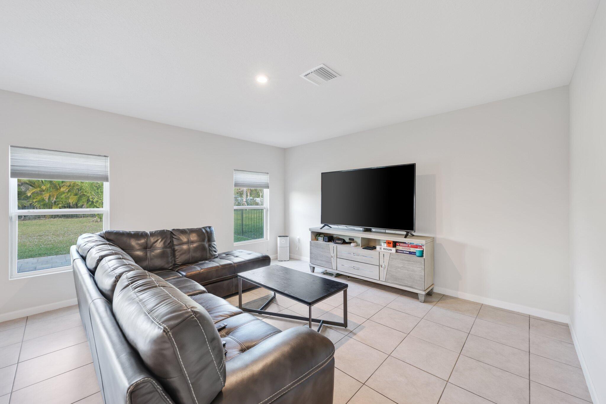 514 Raspberry Road Fort Pierce, FL 34981 - Photo 9 of 46 514 Raspberry Road - 16.jpg-SMALL