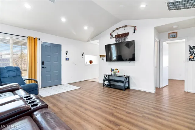 $193,000 | 5375 Angler Circle, Unit 101, Las Vegas, NV 89122