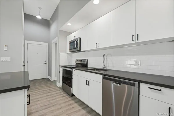 $3,300 | 47 Beekman Avenue, Unit 34, Sleepy Hollow, NY 10591