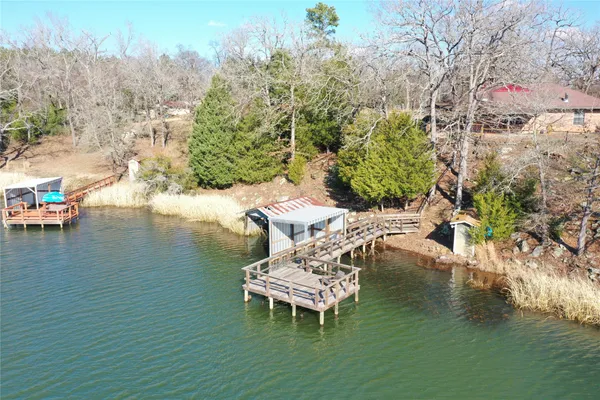 $379,500 | 120 Pr 365, Fairfield, TX 75840