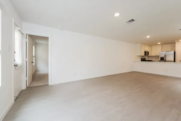 $1,560 | 1527 Sunset Ridge Drive, Conroe, TX 77306