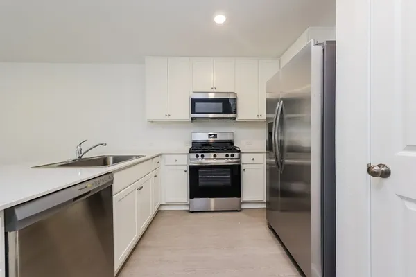 $1,560 | 1527 Sunset Ridge Drive, Conroe, TX 77306