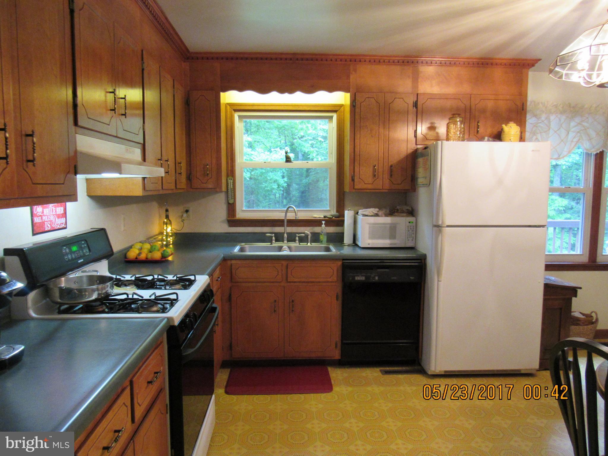 29057 Lacewood Road Rhoadesville, VA 22542 - Photo 8 of 22 kitchen