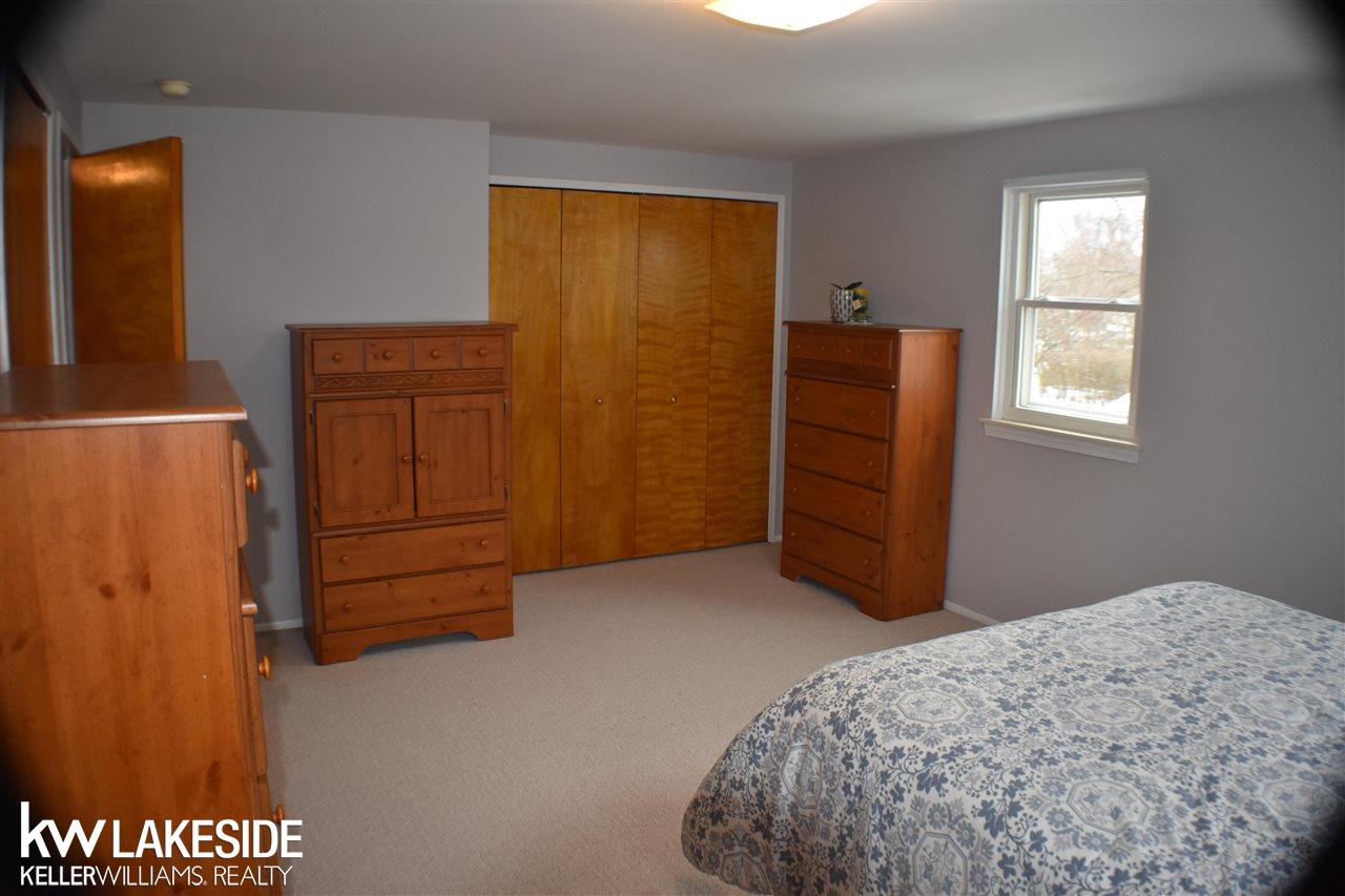 16530 Levan Road Livonia, MI 48154 - Photo 26 of 53 50068183-25.JPG