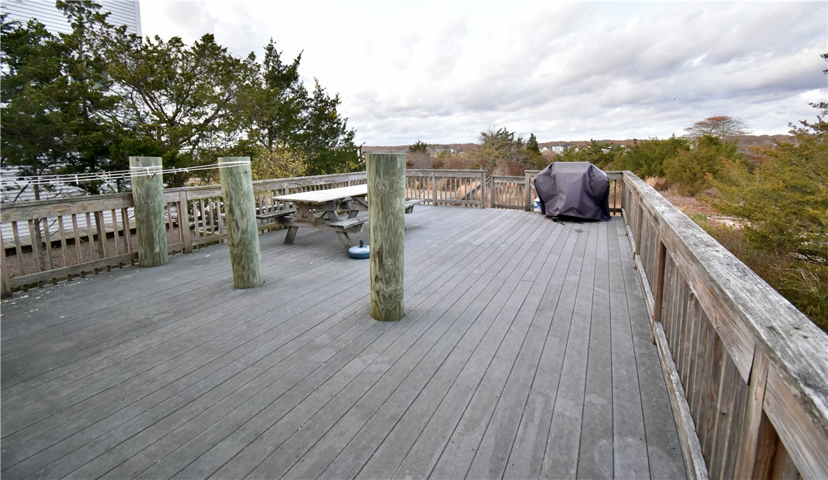 432 Atlantic Avenue Westerly, RI 02891 - Photo 21 of 37