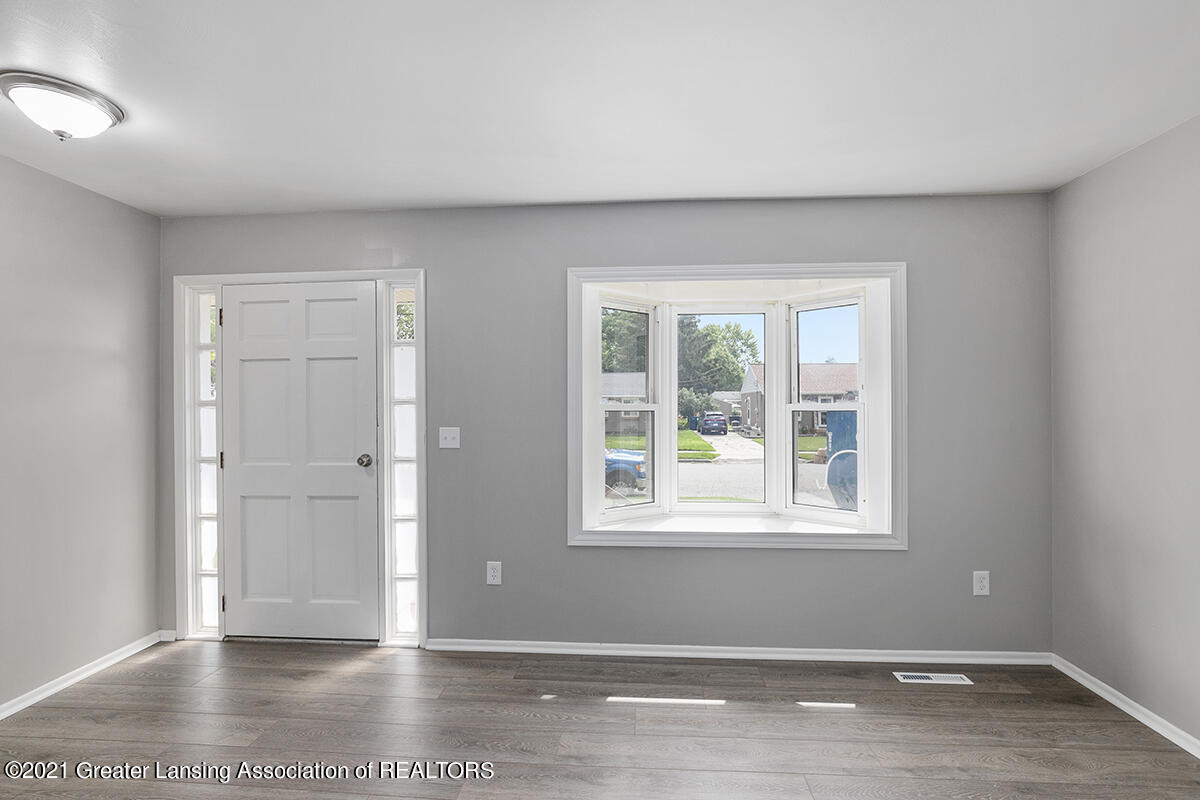 3200 Sunderland Road Lansing, MI 48911 - Photo 5 of 22 IMG_1003