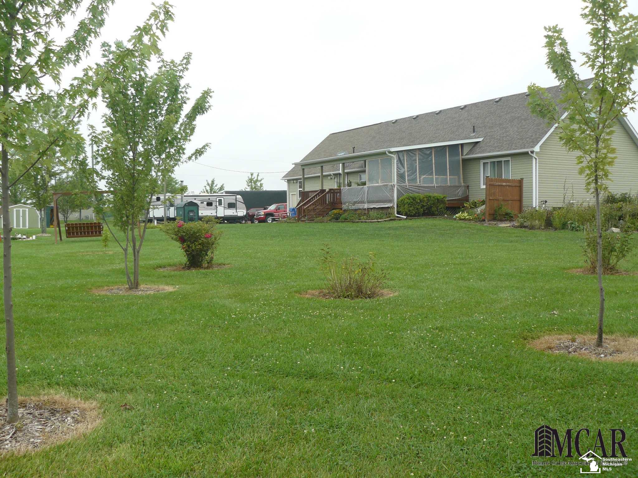 7855 War Road Newport, MI 48166 - Photo 5 of 45 21495658-4.JPG