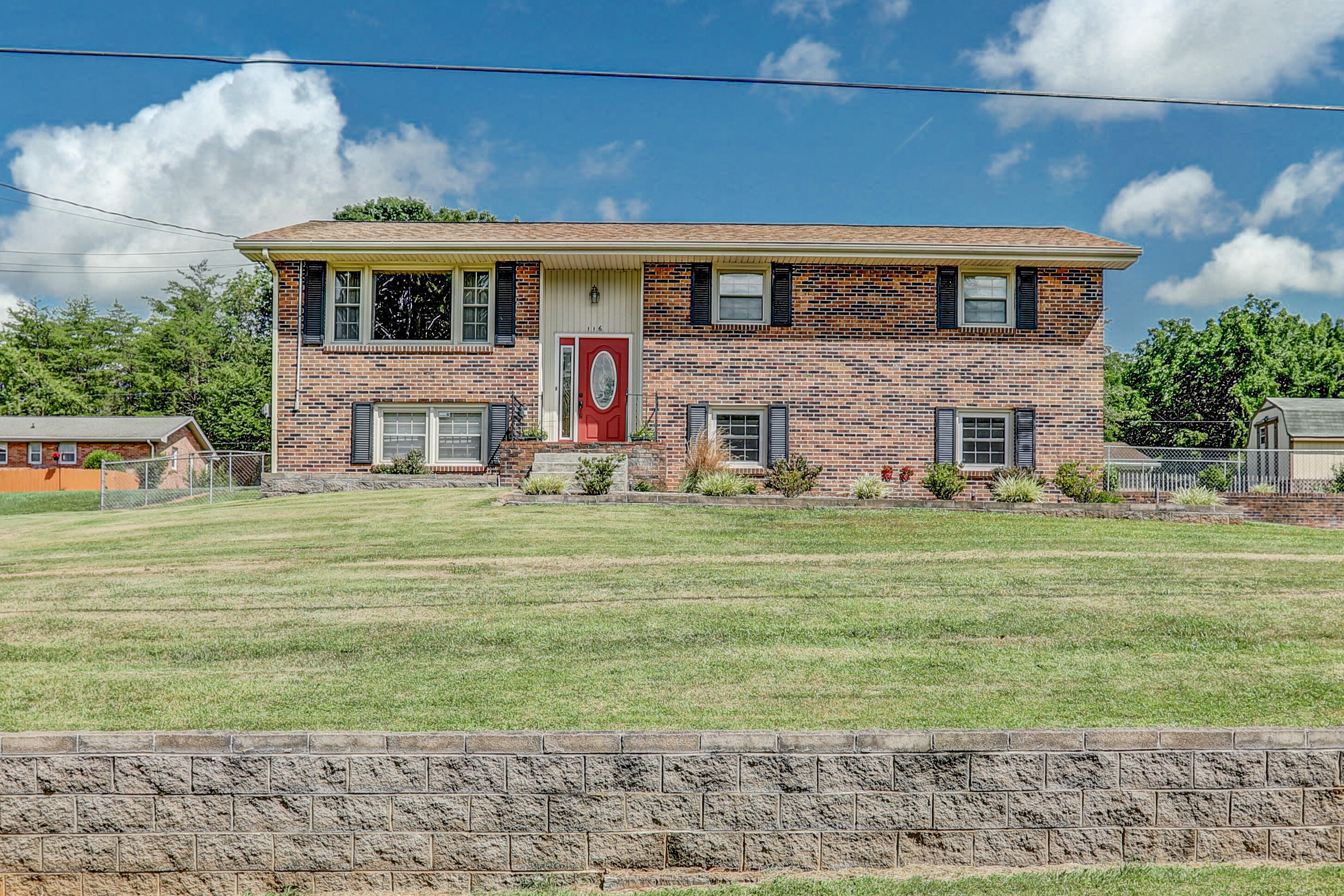 116 Ridgemont Street Bristol, TN 37620 - Photo 1 of 43 B42A6378_79_80_81_82-2
