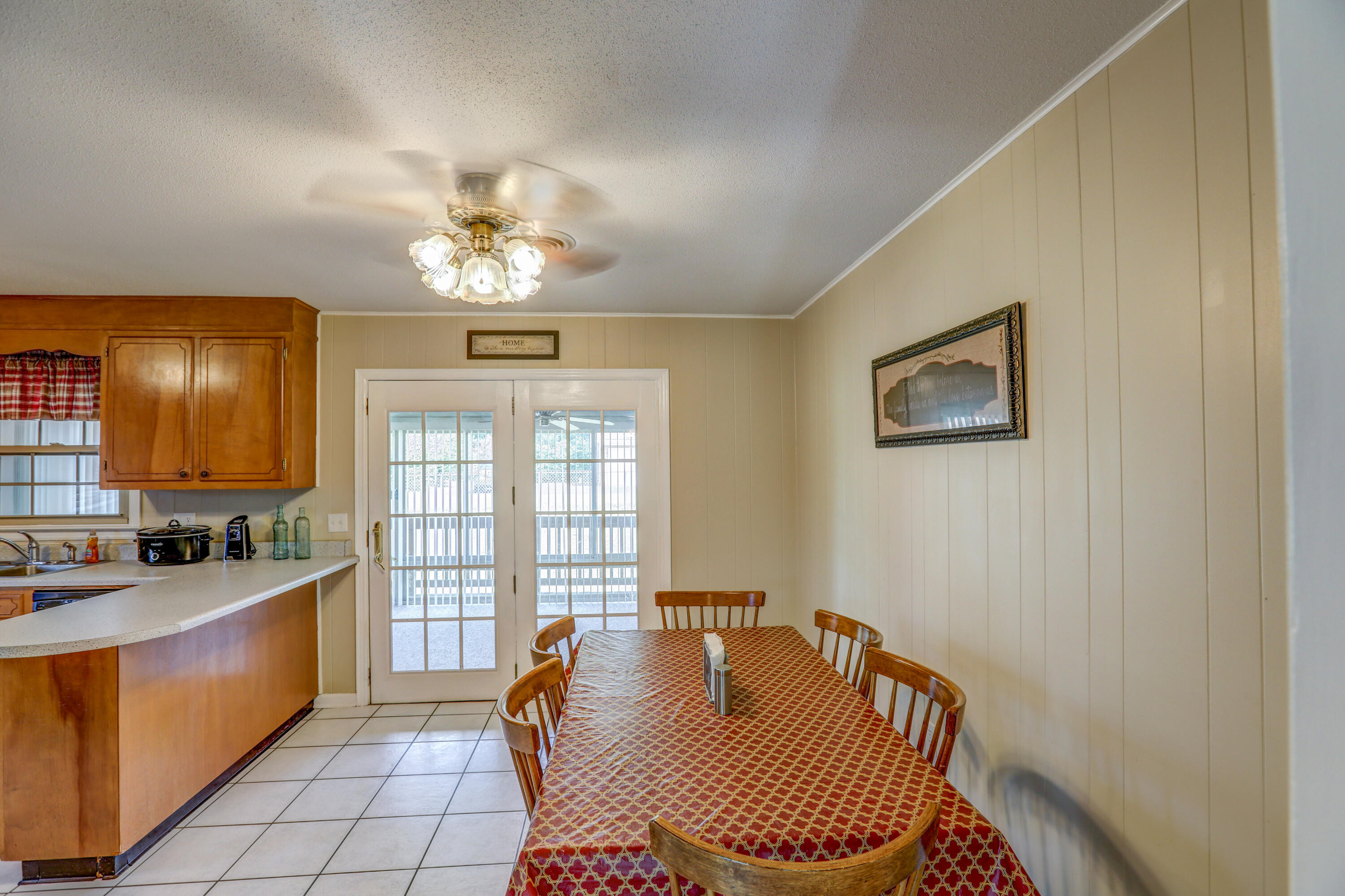 116 Ridgemont Street Bristol, TN 37620 - Photo 26 of 43 B42A6548_49_50_51_52