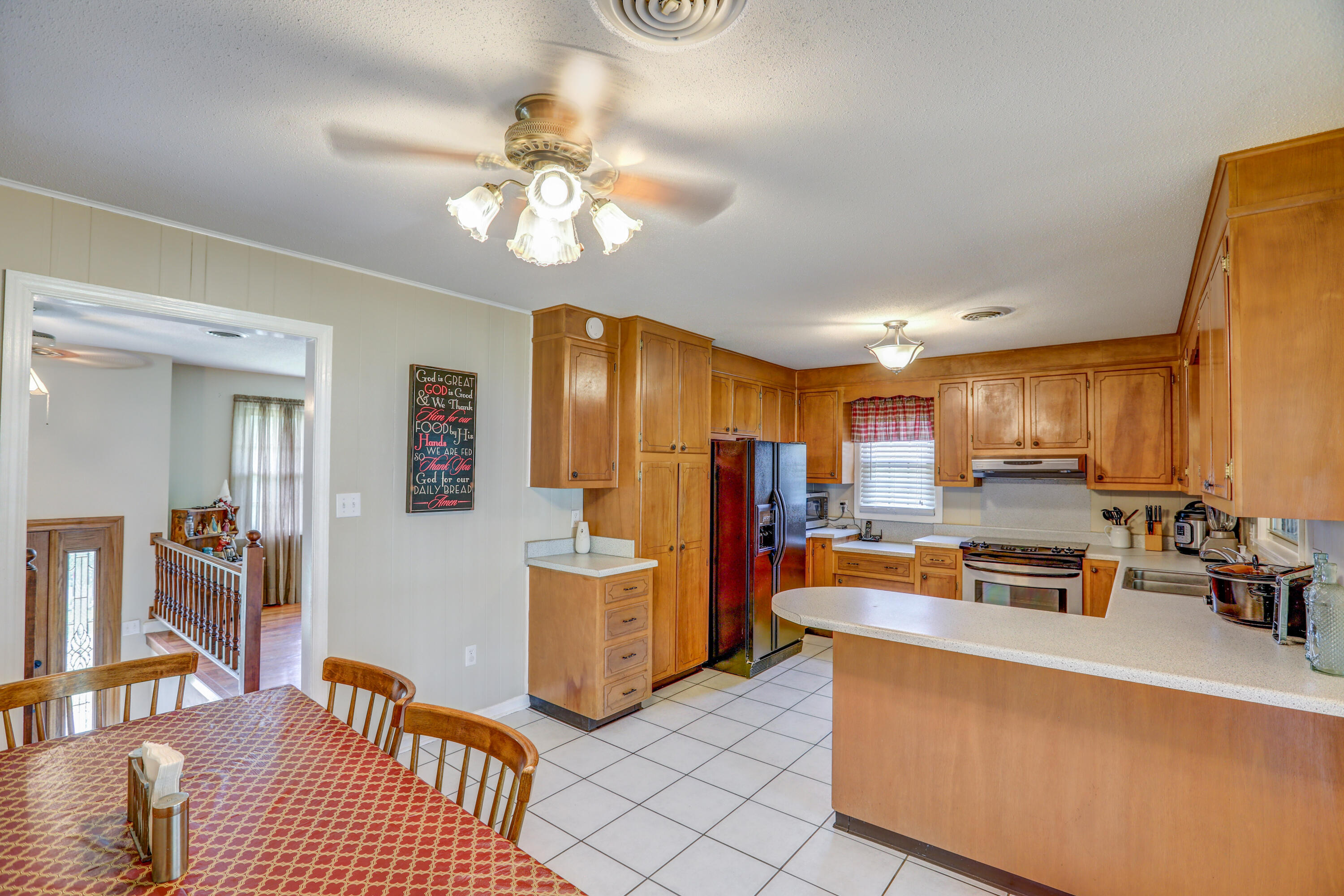 116 Ridgemont Street Bristol, TN 37620 - Photo 27 of 43 B42A6553_4_5_6_7