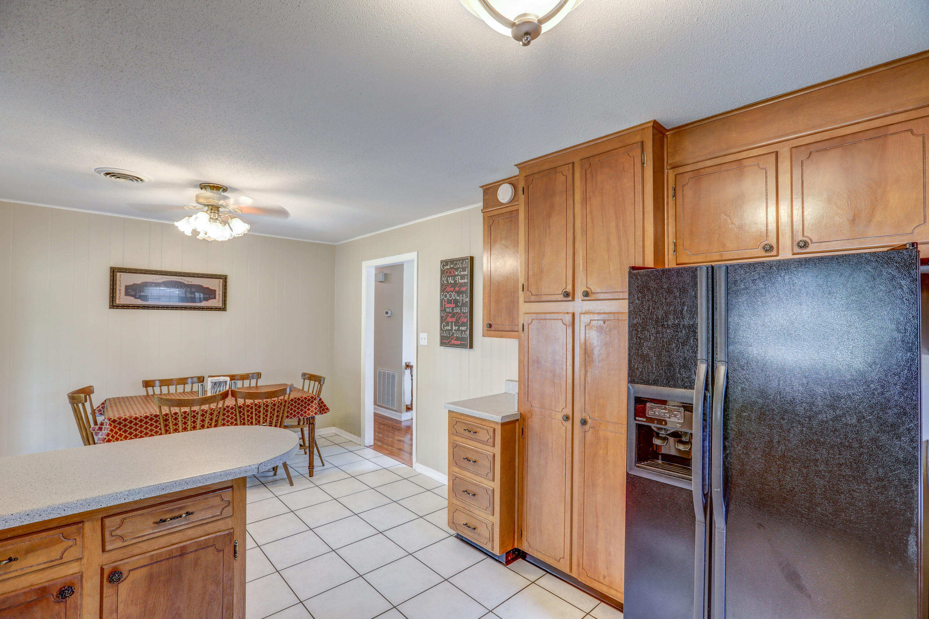 116 Ridgemont Street Bristol, TN 37620 - Photo 33 of 43 B42A6583_4_5_6_7