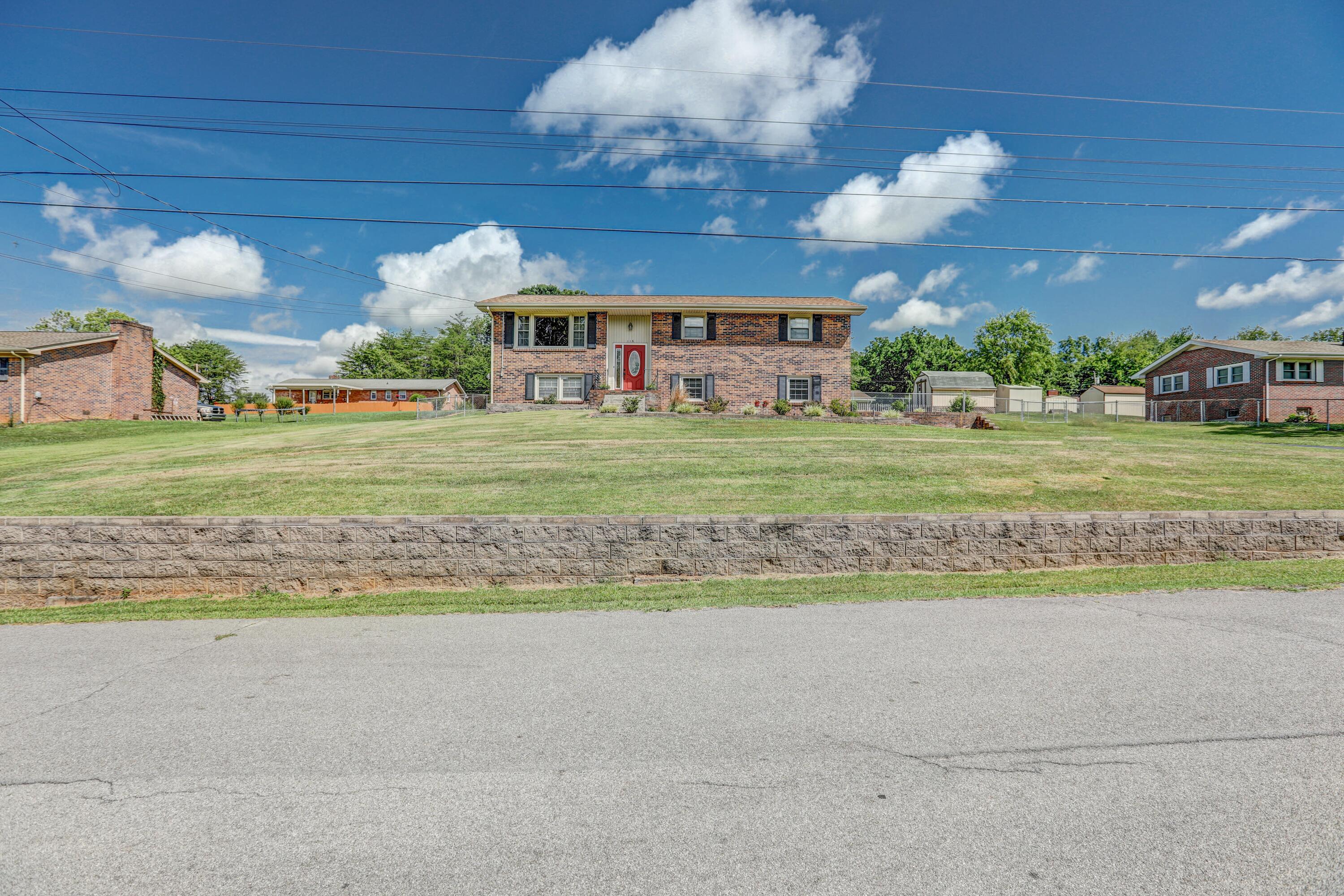 116 Ridgemont Street Bristol, TN 37620 - Photo 6 of 43 B42A6378_79_80_81_82