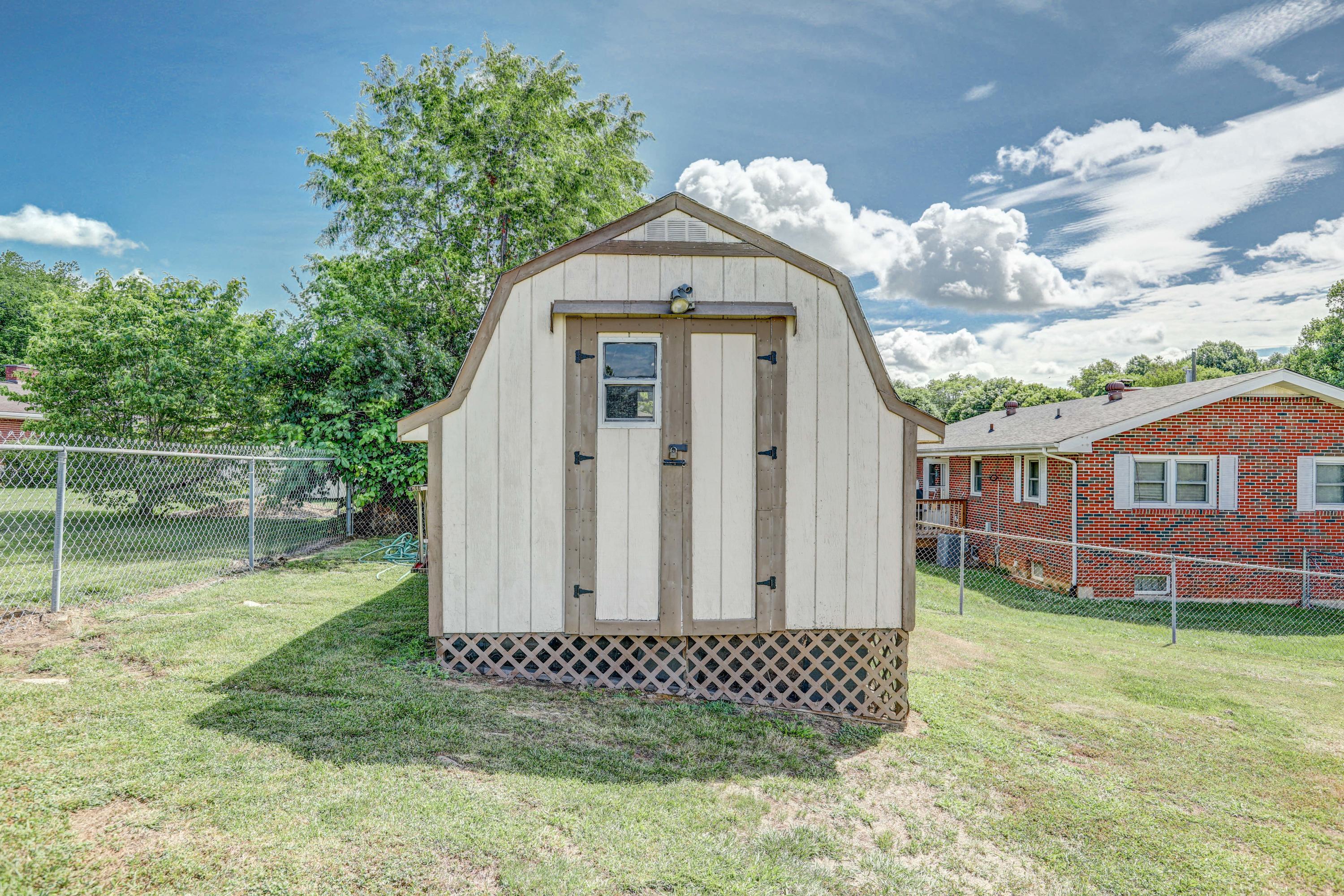 116 Ridgemont Street Bristol, TN 37620 - Photo 9 of 43 B42A6408_09_10_11_12