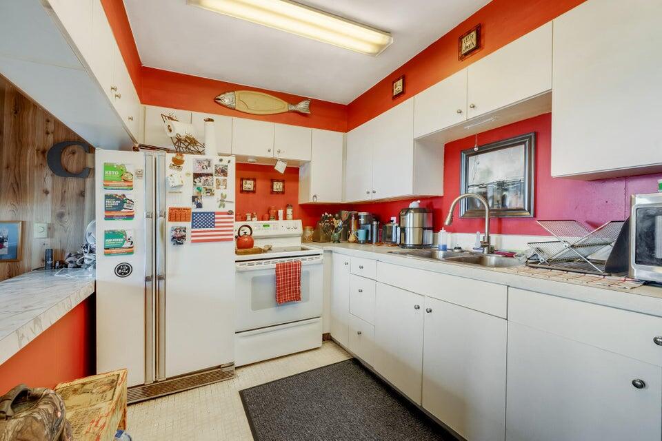 2045 Netarts Bay Road Tillamook, OR 97141 - Photo 11 of 41 Unit 1