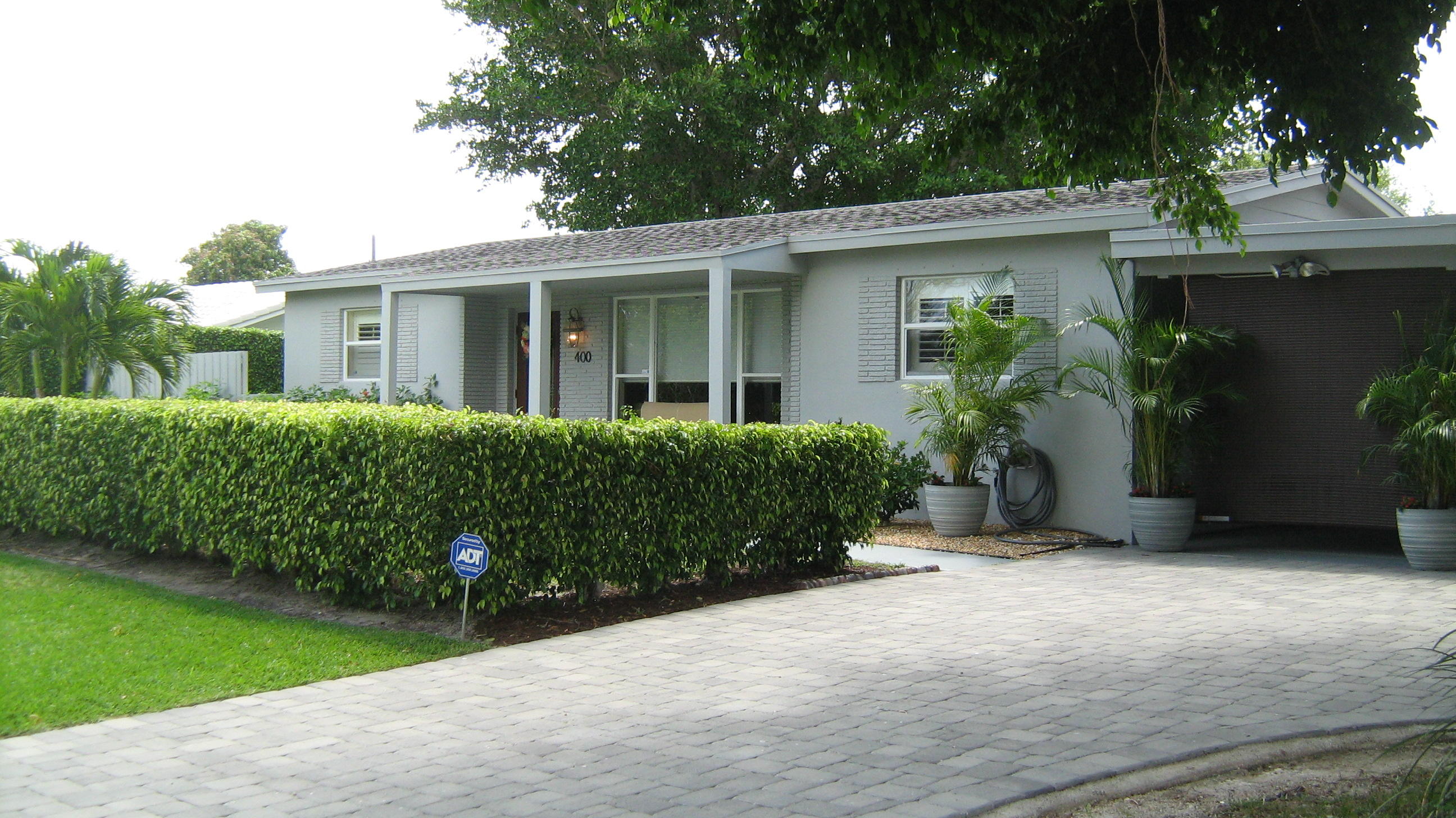 400 Northeast 46th Street Boca Raton, FL 33431 - Photo 7 of 31 Front Driveway