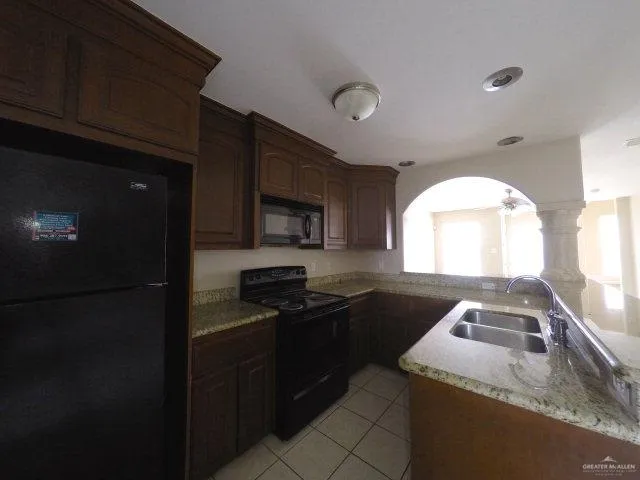 $950 | 400 South 49th Street, Unit 3, McAllen, TX 78501