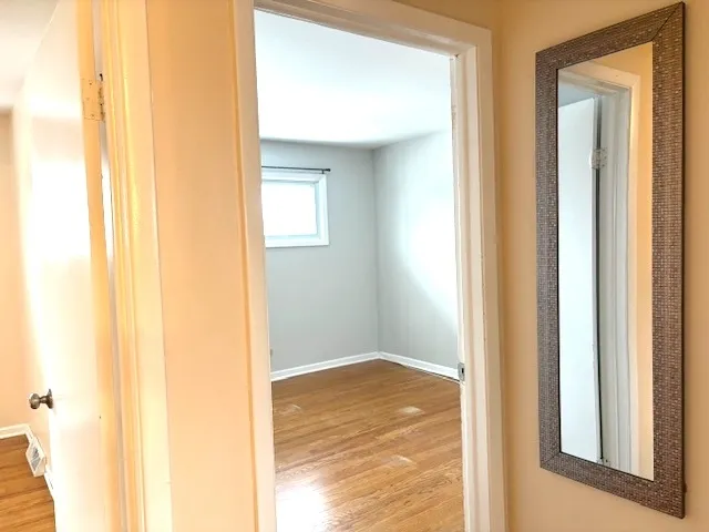 $2,500 | 811 Hibbard Road, Unit B, Wilmette, IL 60091