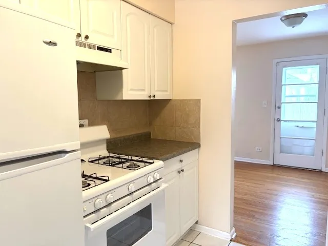 $2,500 | 811 Hibbard Road, Unit B, Wilmette, IL 60091