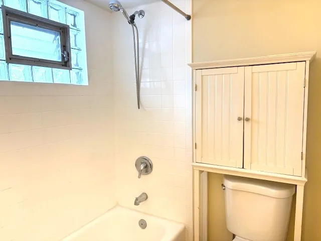 $2,500 | 811 Hibbard Road, Unit B, Wilmette, IL 60091