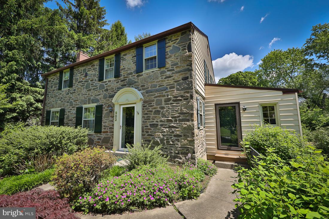 902 Longfield Road Glenside, PA 19038 - Photo 2 of 26 Gallery Image 2