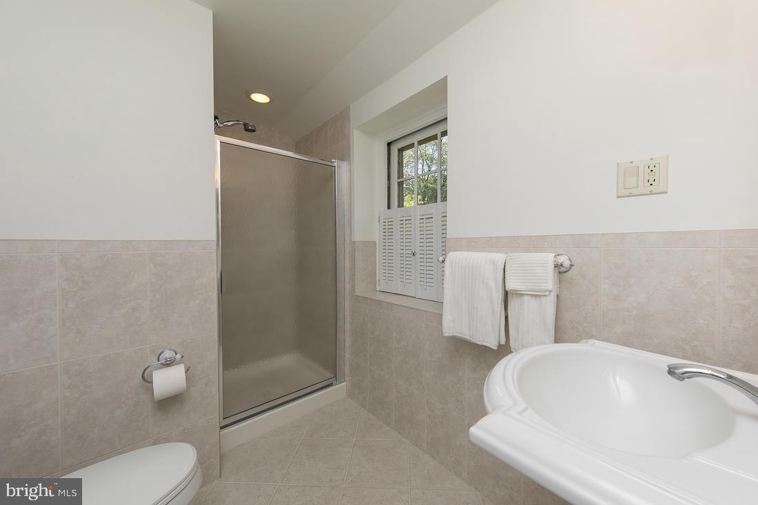 902 Longfield Road Glenside, PA 19038 - Photo 15 of 26 Gallery Image 15