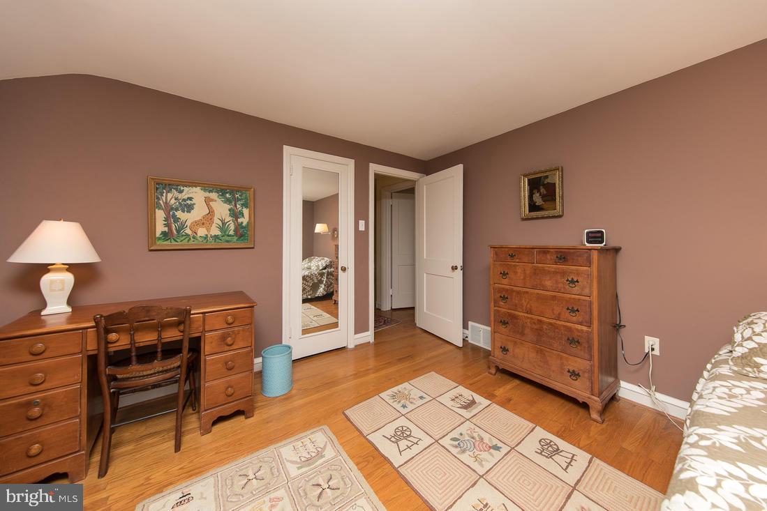 902 Longfield Road Glenside, PA 19038 - Photo 19 of 26 Gallery Image 19