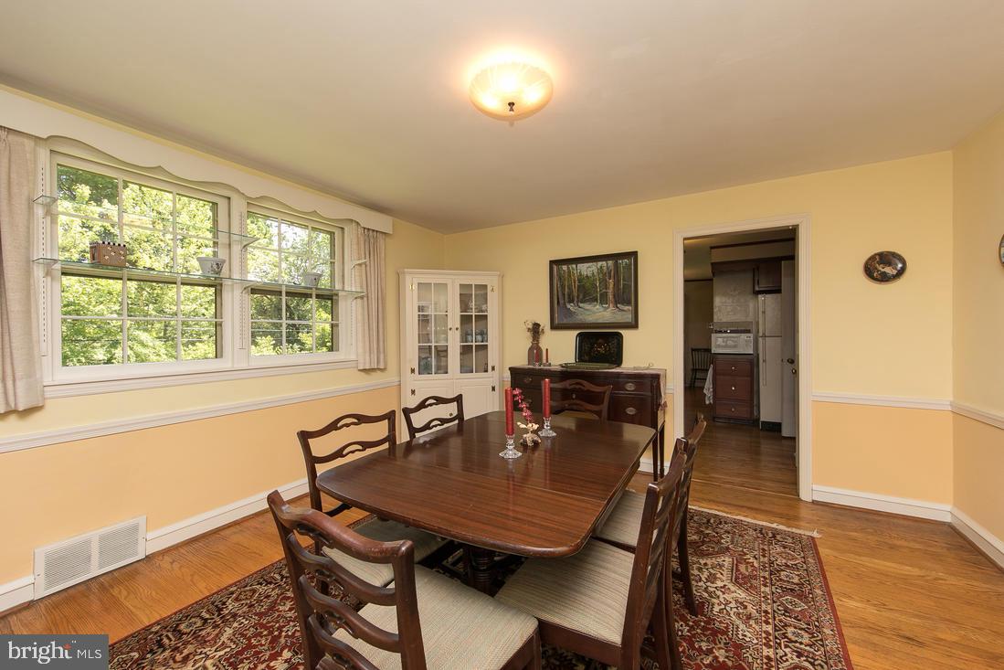 902 Longfield Road Glenside, PA 19038 - Photo 6 of 26 Gallery Image 6