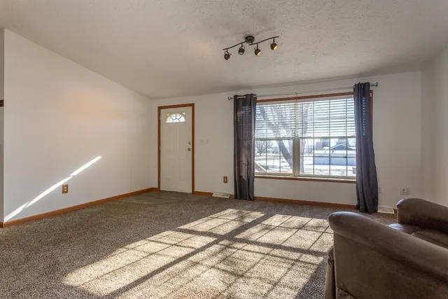 $169,000 | 108 Smoke Signal Lane, East Dubuque, IL 61025