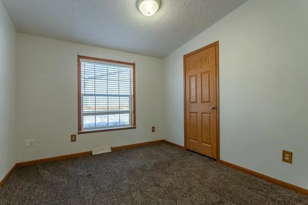 $164,900 | 108 Smoke Signal Lane, East Dubuque, IL 61025