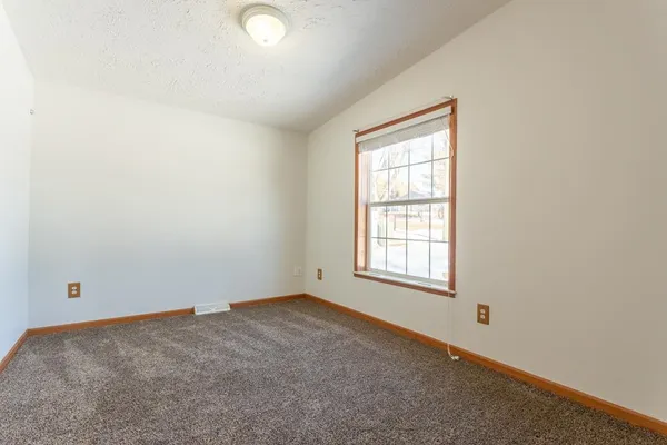 $164,900 | 108 Smoke Signal Lane, East Dubuque, IL 61025