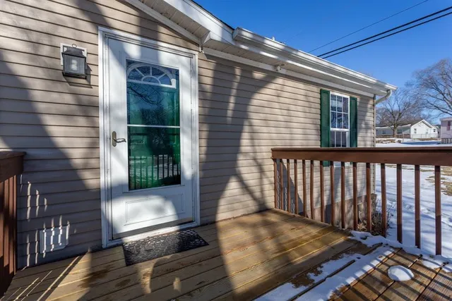 $169,000 | 108 Smoke Signal Lane, East Dubuque, IL 61025