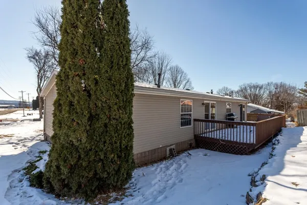 $164,900 | 108 Smoke Signal Lane, East Dubuque, IL 61025