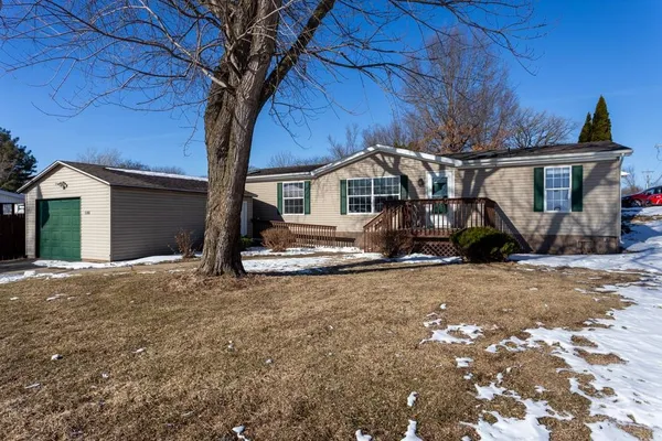 $164,900 | 108 Smoke Signal Lane, East Dubuque, IL 61025