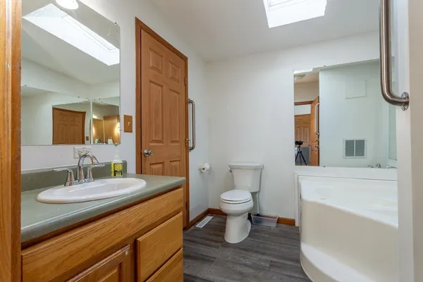 $164,900 | 108 Smoke Signal Lane, East Dubuque, IL 61025