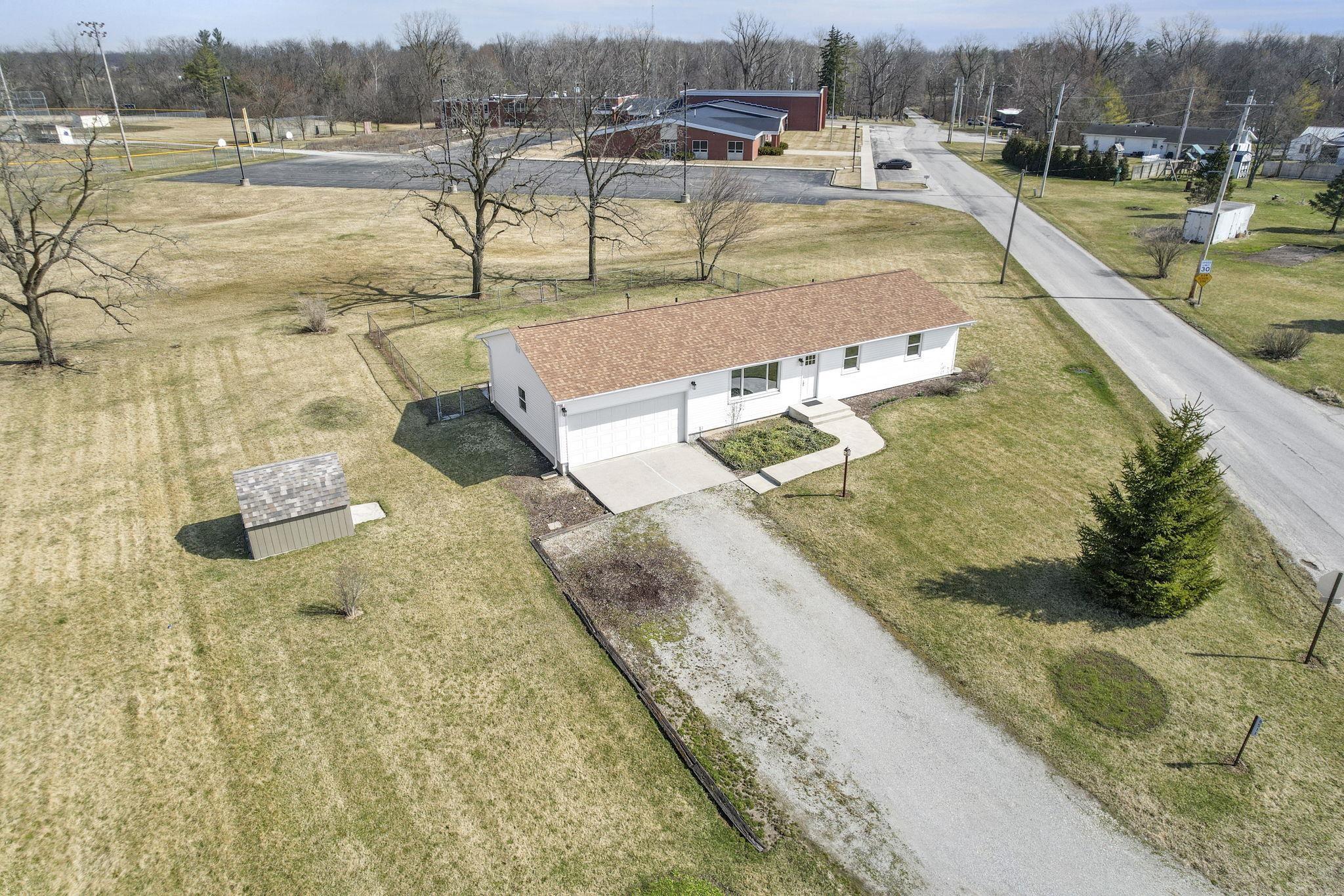 8511 North Piqua Road Decatur, IN 46733 - Photo 2 of 36