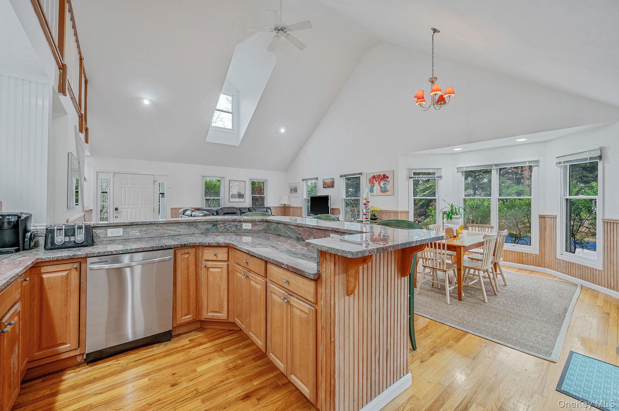 128 Springy Banks Road East Hampton, NY 11937 - Photo 14 of 39 Gallery Image 14