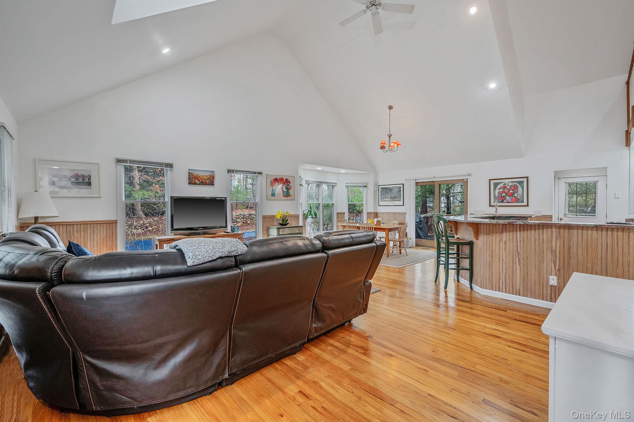 128 Springy Banks Road East Hampton, NY 11937 - Photo 22 of 39 Gallery Image 22