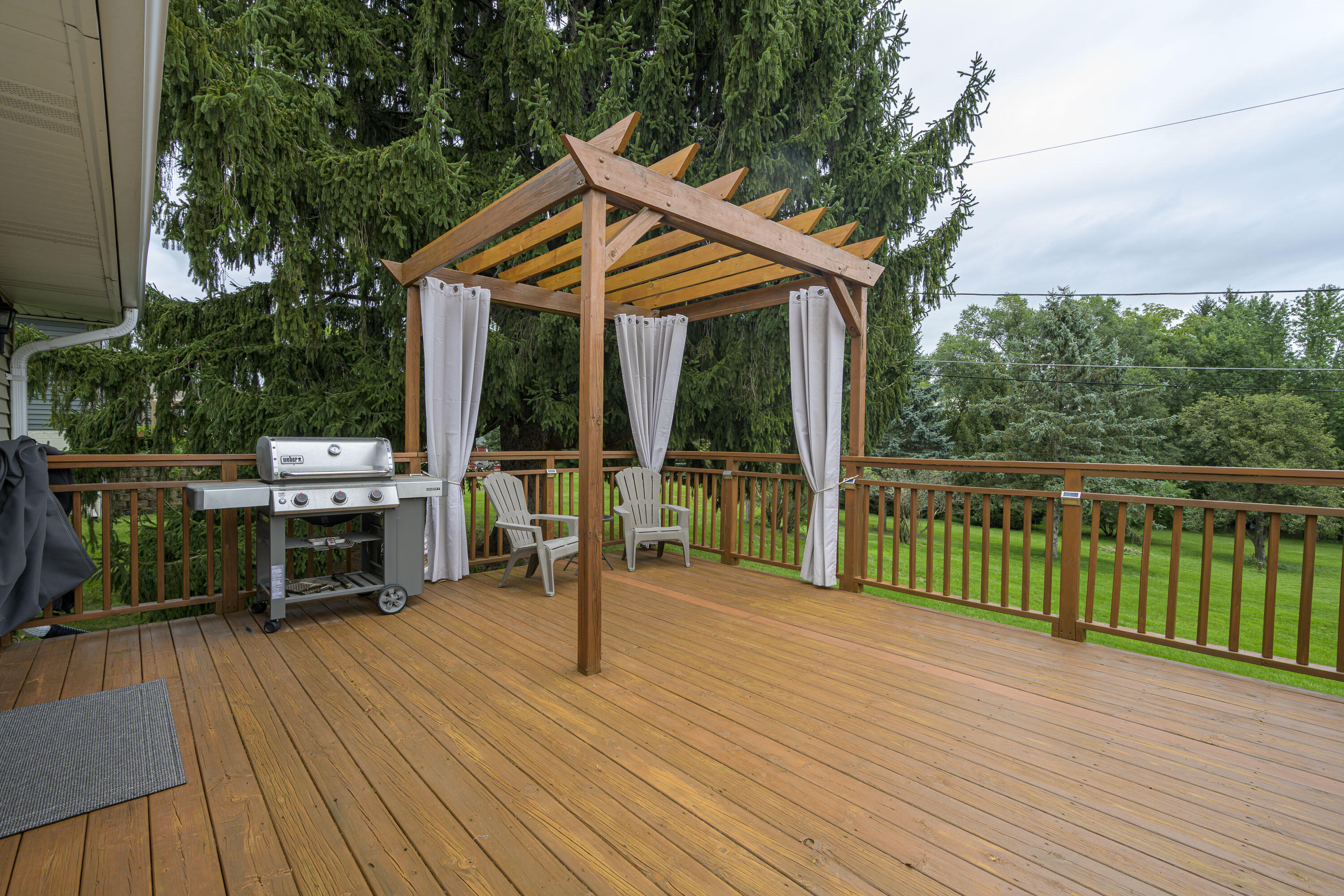 W262S3250 Ridge Road Waukesha, WI 53189 - Photo 8 of 20 Pergola on back deck