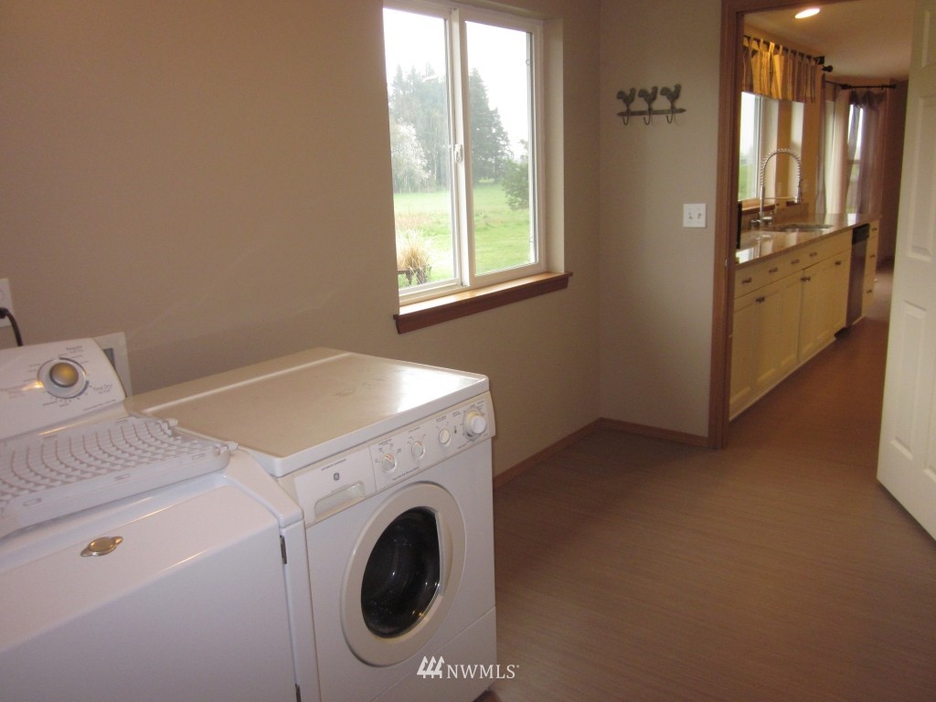 6450 Woodlyn Road Bellingham, WA 98226 - Photo 12 of 25 Gallery Image 12
