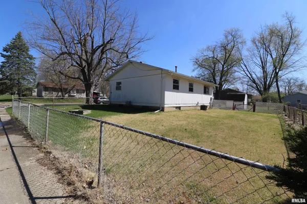 $115,000 | 5819 North Sedley Street, Peoria, IL 61615