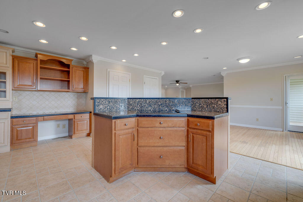 229 Ridgecrest Road Jonesborough, TN 37659 - Photo 13 of 61 013